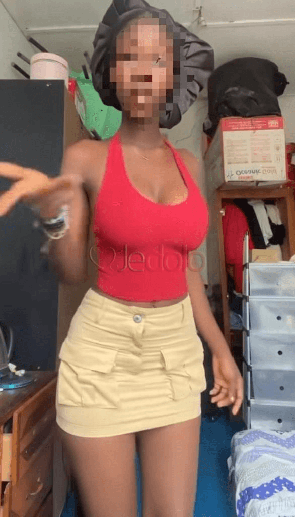 Palmeraie minette 17 ans baizz sans capot reçois déplacement dormant 