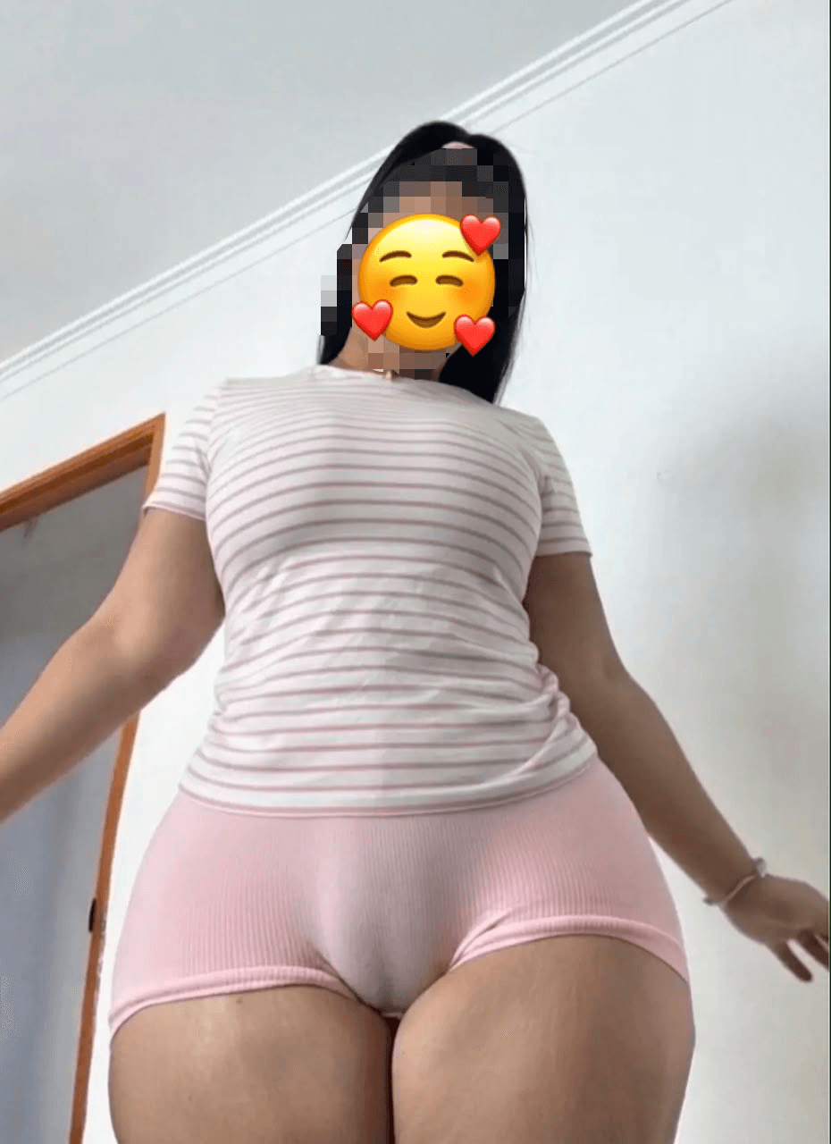 Jolie fille gros toto baizz sans capot reçois déplacement dormant 