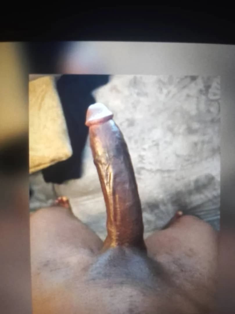 Jeune homme disponible 